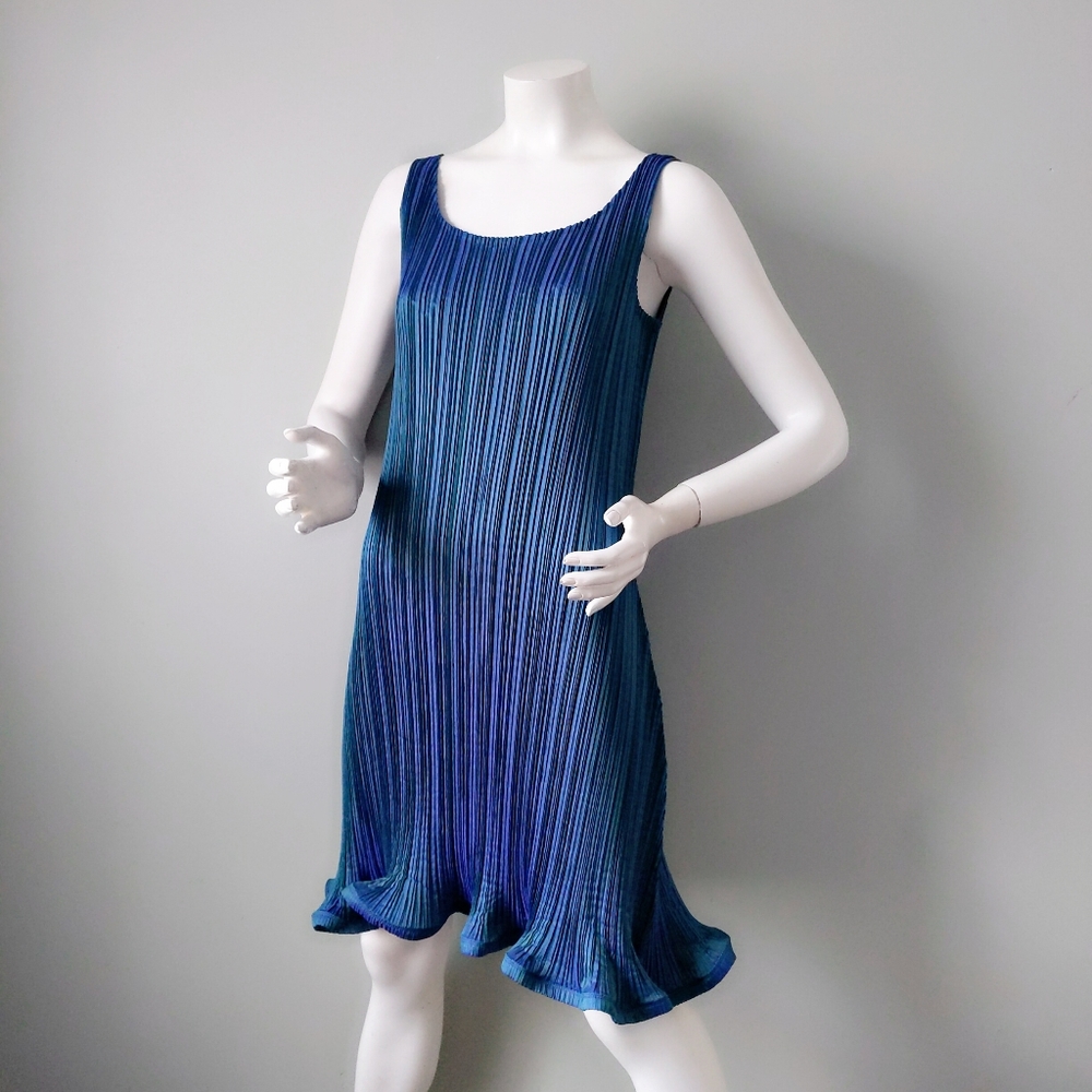♥️HP♥️ Issey Miyake Pleated Blue Iridescent Dress - Picture 2 of 9